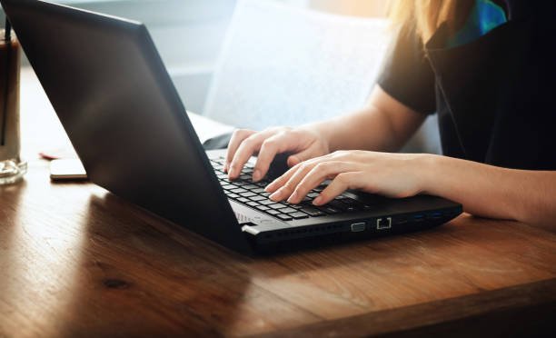 How to check laptop battery health Windows 11